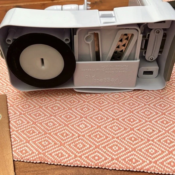 Veggetti Pro Vegetable Spiral Cutter - Picture 9 of 11